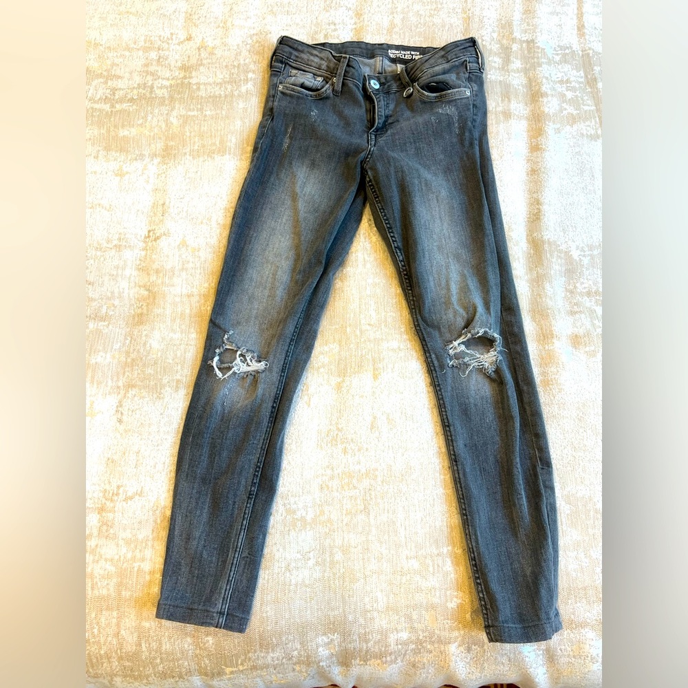 H&M Distressed Skinny Jeans Low Waist